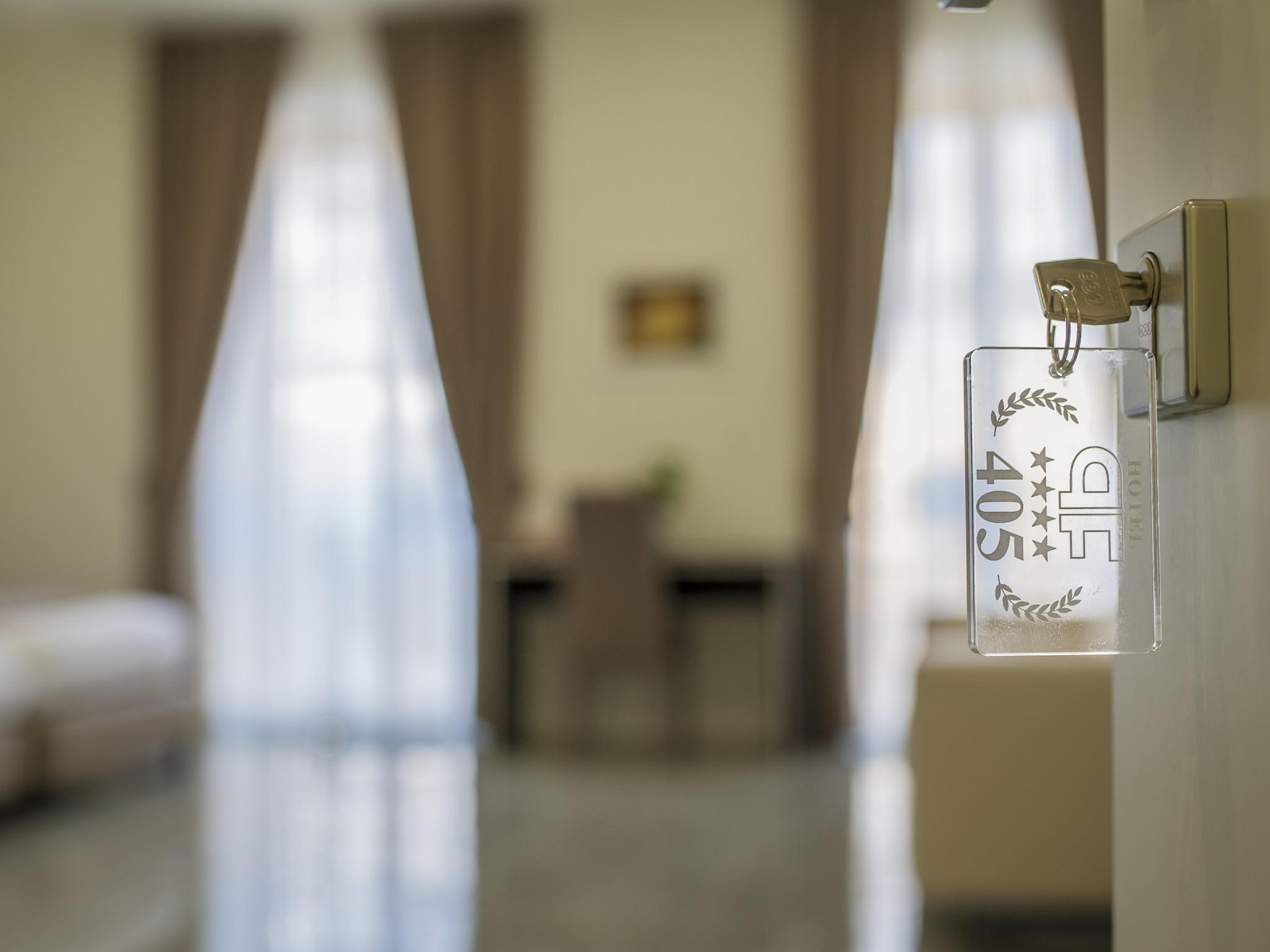 فندق بالاتزو فيرينزي نابولي المظهر الخارجي الصورة